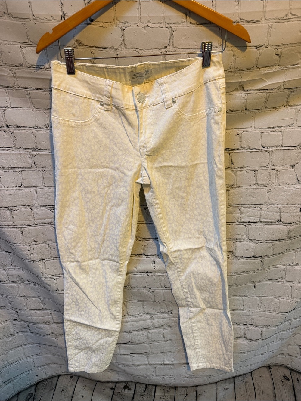 Seven7 Premium Denim White Cheetah Print Skinny Jeans